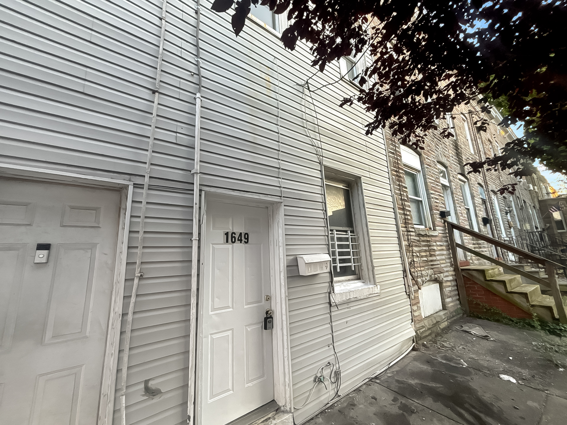 1649 Ceddox Street